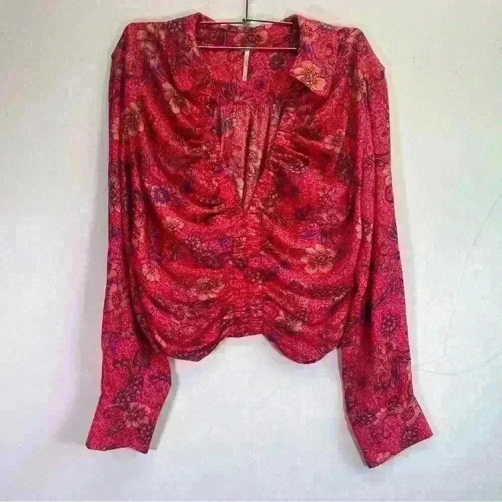 Women’s Free People I Got You Red Printed Top. Size M